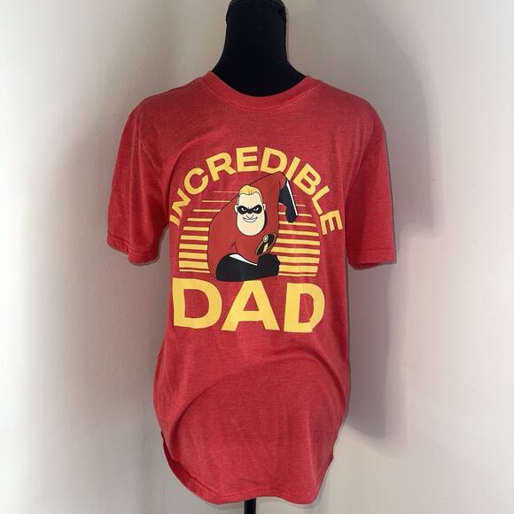 THE INCREDIBLES Men's Red Incredible Dad Standard Fit 100% Cotton T-Shirt Small - Picture 1 of 4